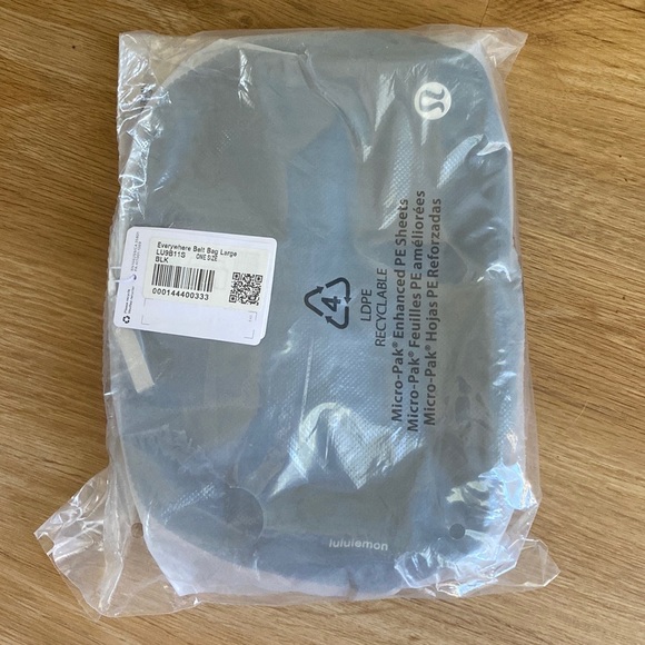 Lululemon Everywhere Belt Bag Large - Picture 3 of 3